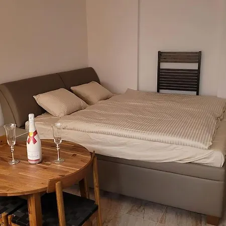 Luxusní Nedaleko Centra Apartamento *